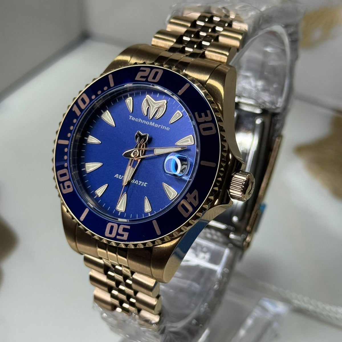 TECHNOMARINE SEA MANTA (AUTOMATIC )38MM ORO ROSA